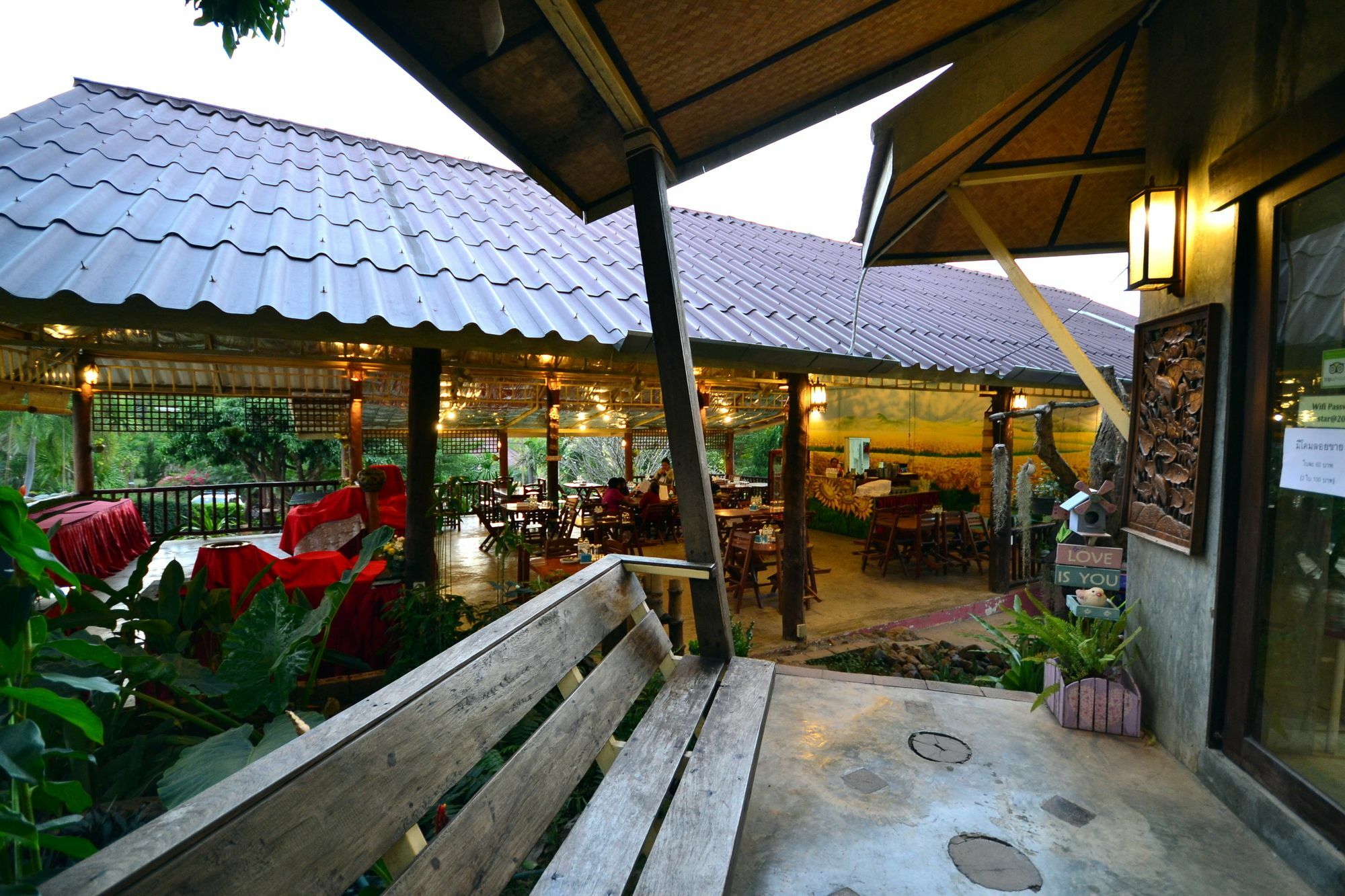 Touch Star Resort - Doi Inthanon Chom Thong Exteriör bild