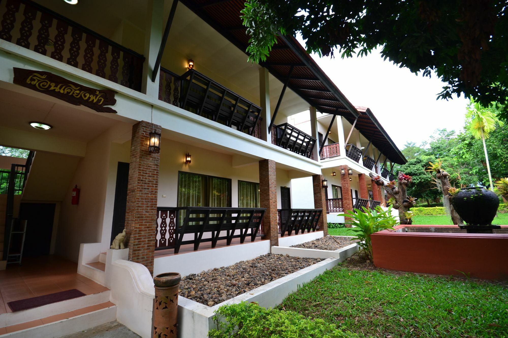 Touch Star Resort - Doi Inthanon Chom Thong Exteriör bild