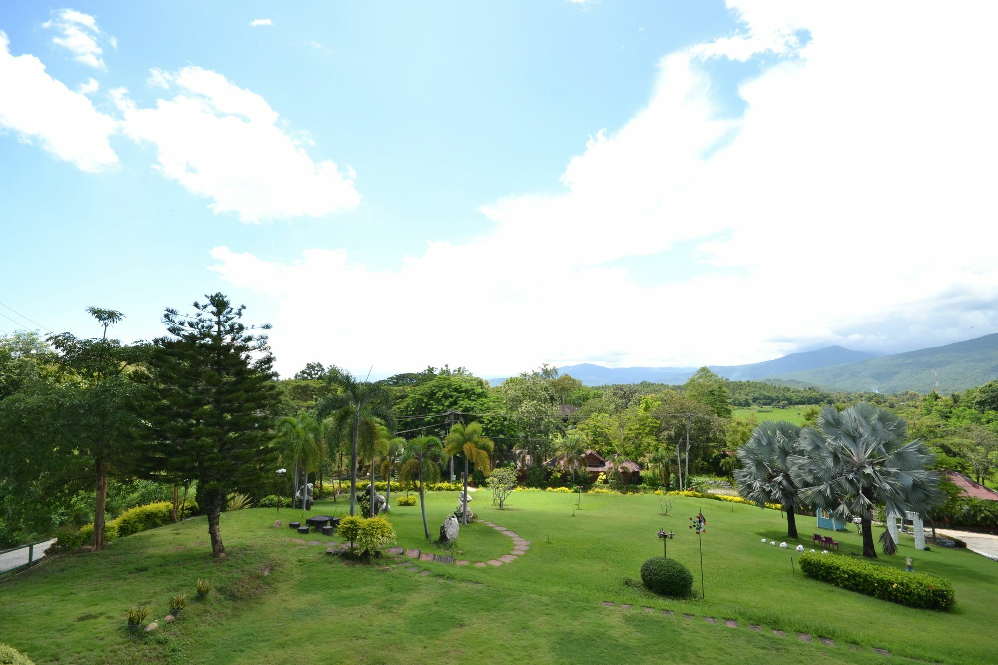 Touch Star Resort - Doi Inthanon Chom Thong Exteriör bild